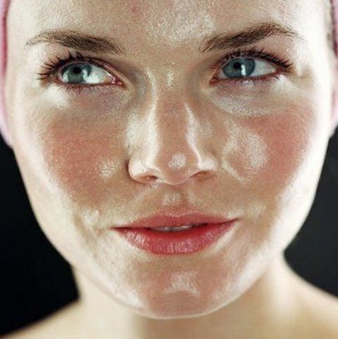 Tips Skincare yang Cocok untuk Kulit Berminyak Tips Skincare yang Cocok untuk Kulit Berminyak