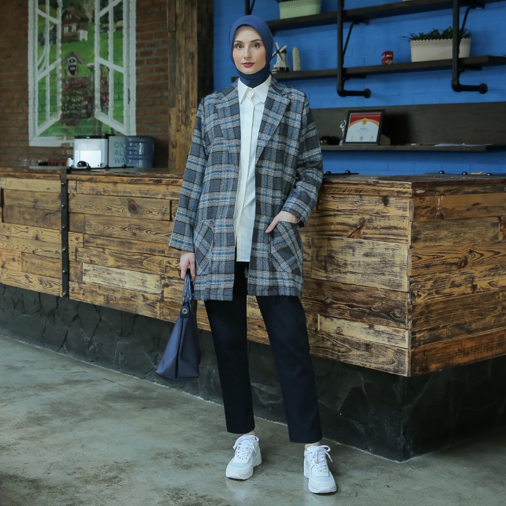 Hijab, Blazer,Kemeja, Celana, dan Brooch Dijual Terpisah