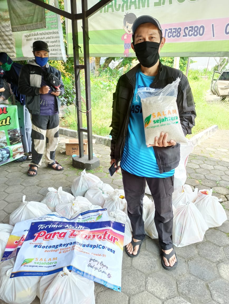 Peduli Warga Terkena Dampak Covid-19, Yayasan Salam Sejahtera Cipayung Depok Bagikan 300 Paket Sembako