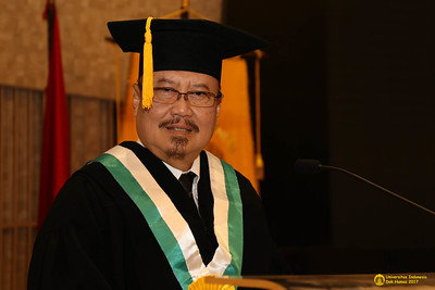 Klinik Muslimedika dibimbing oleh Prof. drg. Anton Rahardjo, MSc(PH). PhD